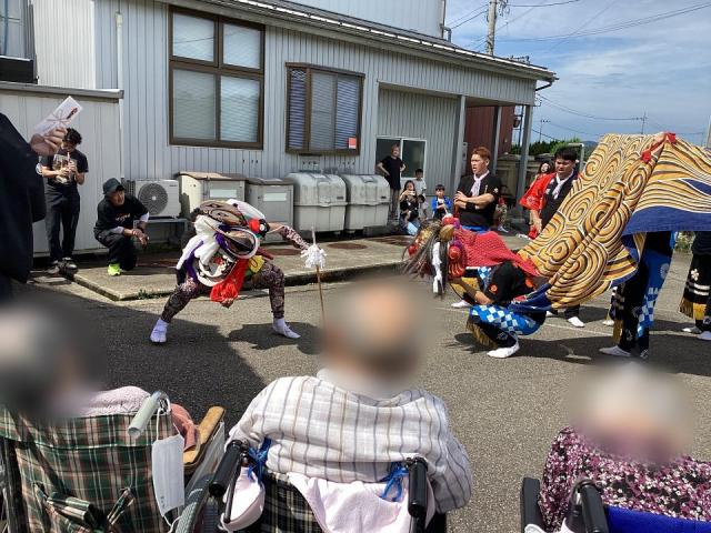 堀田地区秋祭りで獅子舞訪問（グループホーム堀田の家）